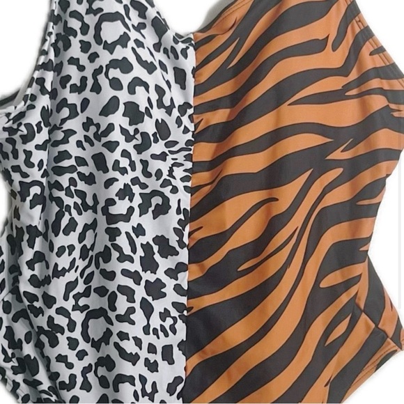 Women’s Two- Tone NWOT Swimsuit - Picture 3 of 4